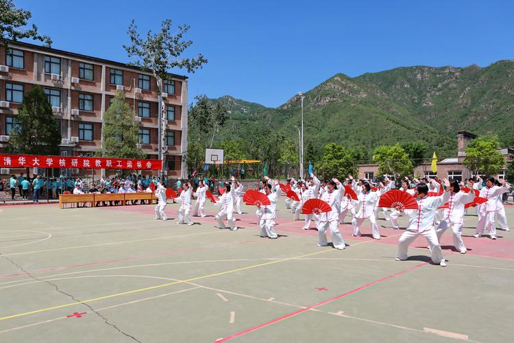 詹俊点评曼市德比：曼城卫冕无望，阿莫林成为此役最大赢家.